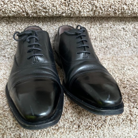 GUCCI Men\'s Black Leather Oxfords .